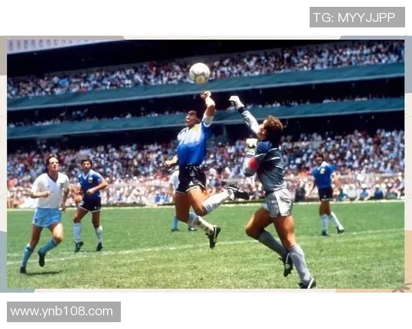 全球最具影响力的足球明星背后的故事与成就解析